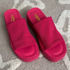 Cushionaire hot pink slides size 7